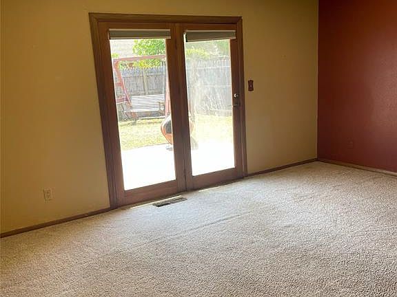 4th image of 428 SW 63rd Pl