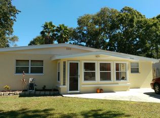 8843 93rd St, Seminole, FL 33777