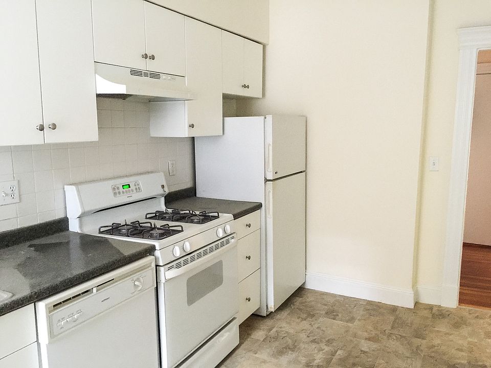 1st image of 7 Naples Rd APT 1