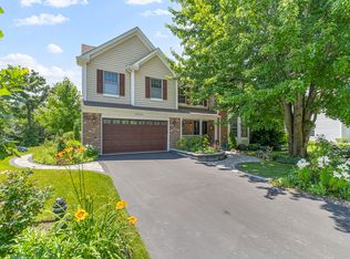 28584 Ashford Ct, Lake Bluff, IL 60044