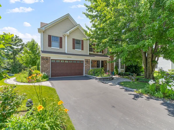 28584 Ashford Ct, Lake Bluff, IL 60044