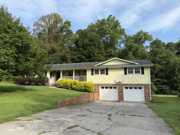 1902 Mountain Brook Dr, Dalton, GA 30720