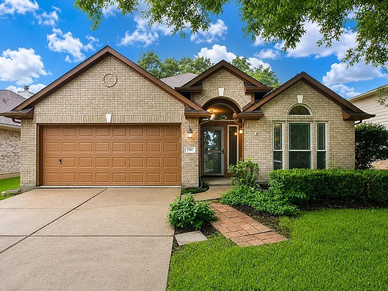 2707 Millers Falls Ct — Photo 1