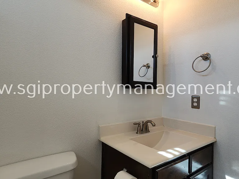 1369 Crescent Cove Dr — Photo 30