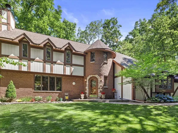 S68W17886 East DRIVE, Muskego, WI 53150