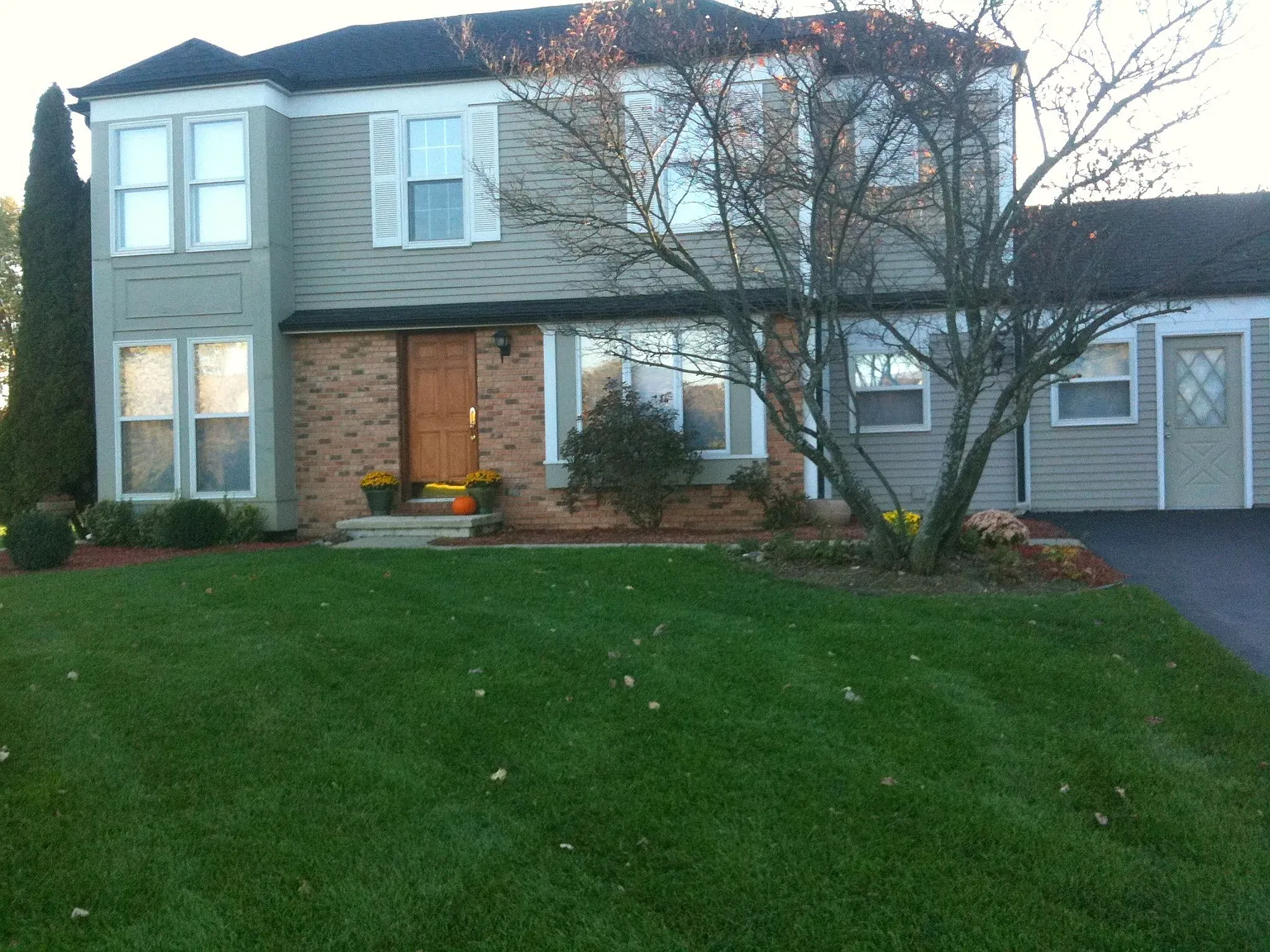 6670 Heatheridge Dr photo 1