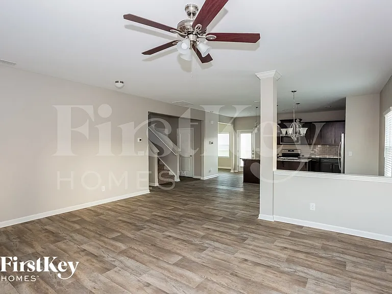 408 Gentle Bend Cv — Photo 4