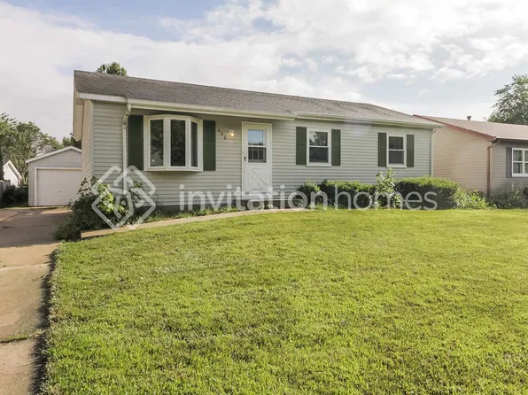 606 Cherrywood Dr, North Aurora, IL 60542