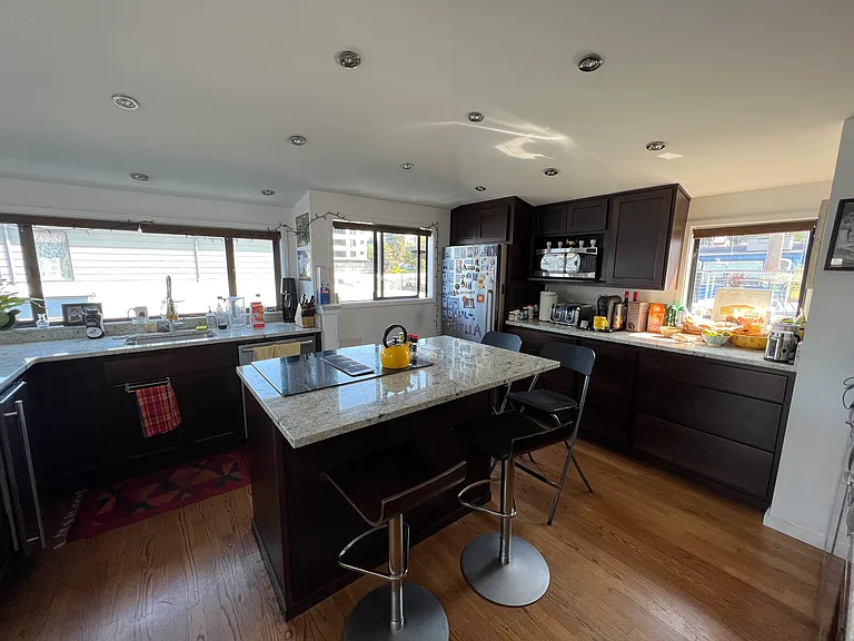 2235 Fairview Ave E #10 — Photo 8