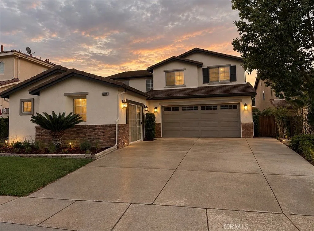 5 bed, 2794 sqft, $3,800 — Photo 1