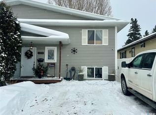 223 Lochrie Cres, Saskatoon, SK S7M5E3