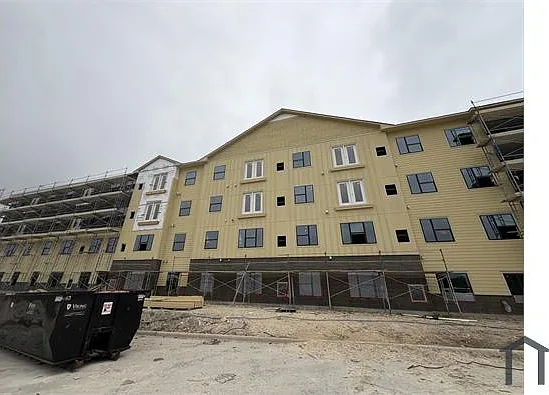 1 bed, 652 sqft, $830 — Photo 2