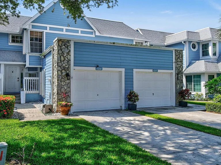 1216 Ocean Dunes Cir — Photo 3