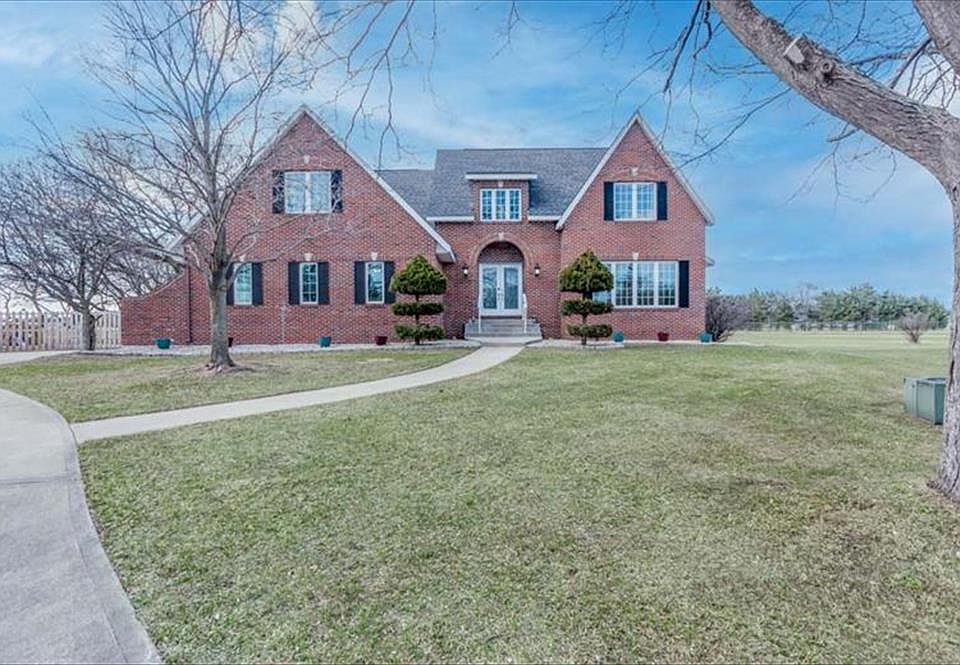 1st image of 2105 Tori Ln