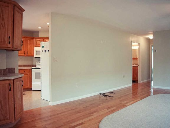 5th image of 452 Sophia Ave