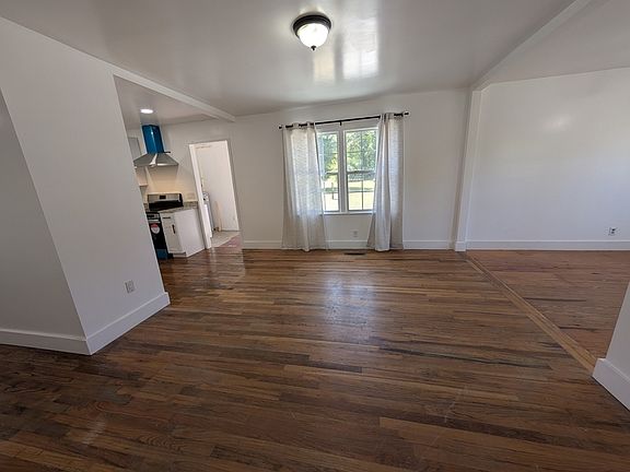 4th image of 427 Crossway Rd