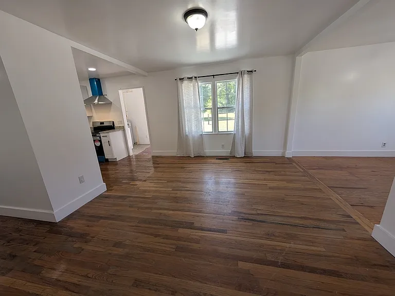 427 Crossway Rd — Photo 4