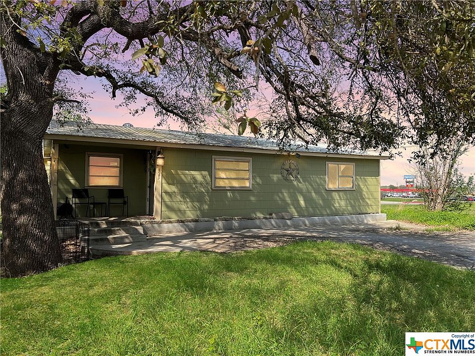 825 Dunning St, Gonzales, TX 78629 Zillow