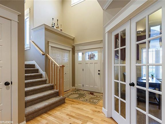 3rd image of 865 SE Bell Dr