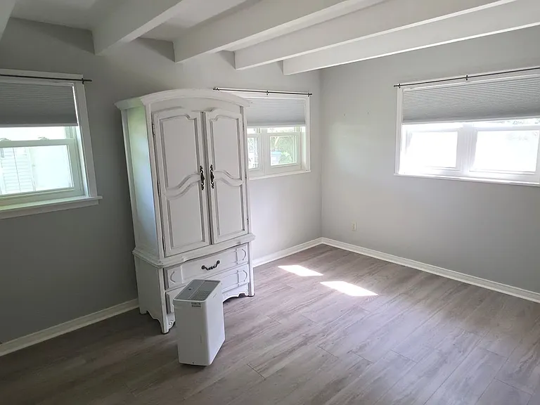 1701 Poplar St #B — Photo 8