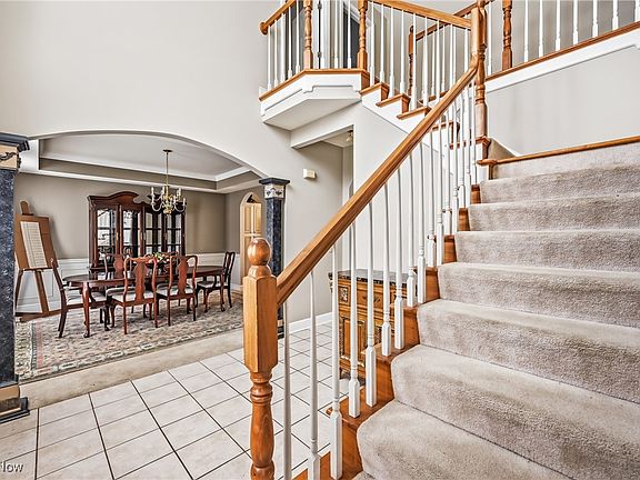3rd image of 103 Westwind Dr NE