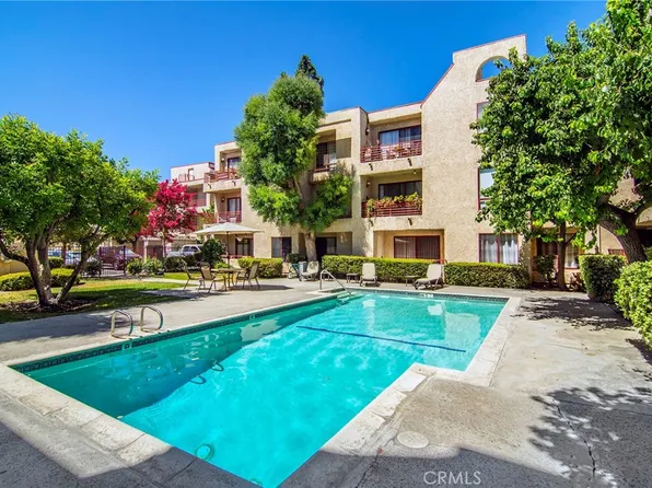 6820 Remmet Ave Unit 201, Canoga Park, CA 91303