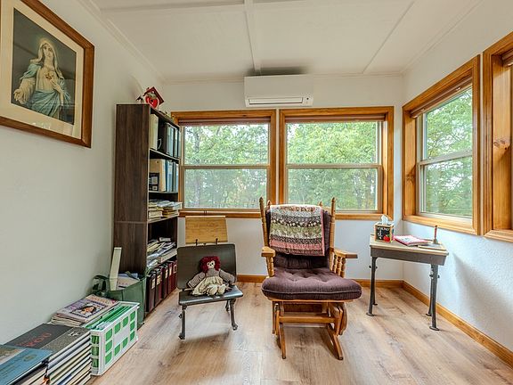 44th image of 124 Graystone Dr