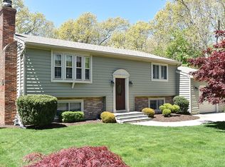 95 Valley Ave, Warwick, RI 02886