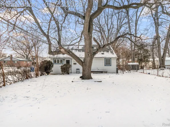 5903 N Silvery Ln, Dearborn Heights, MI 48127