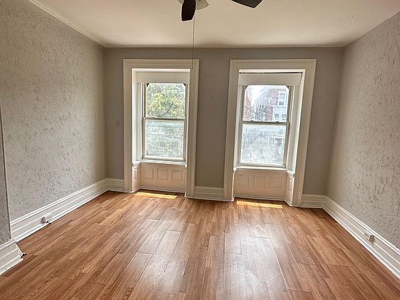 3rd image of 2209 W Tioga St Unit 3F