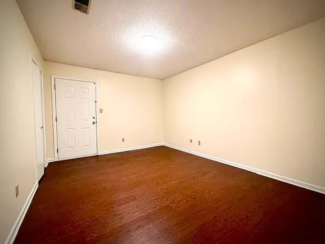 1649 Windsong Ct — Photo 3