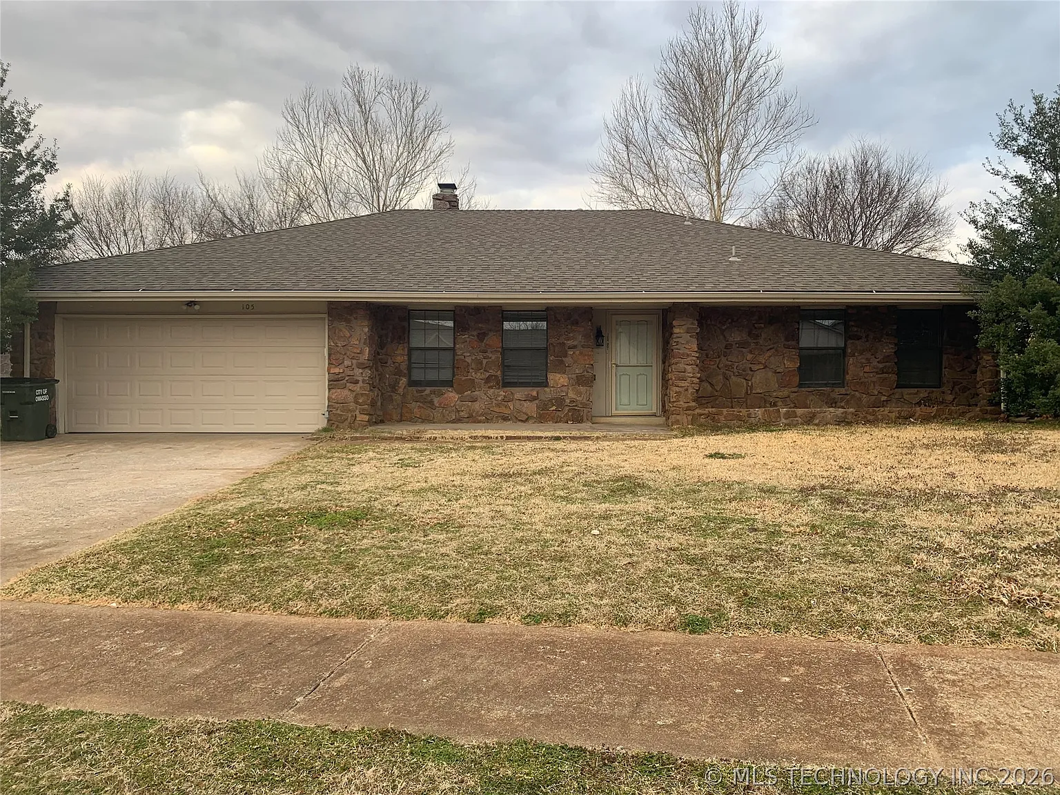 3 bed, 2.5 bath, 1746 sqft, $1,900 — Photo 1