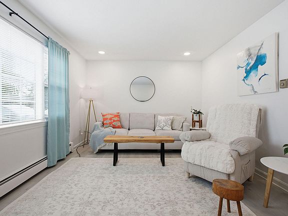 5th image of 159 Center Street UNIT 4