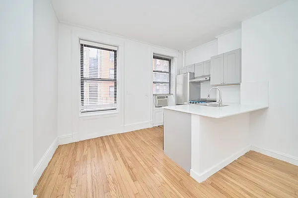 Rented by Living New York | media 11