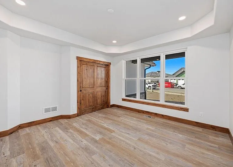 Office/3rd bedroom on main floor