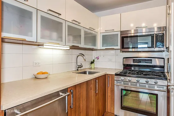 Sold by Corcoran | media 23