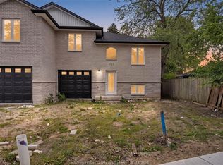 1525 Michigan Ave, Lasalle, ON N9J3R5