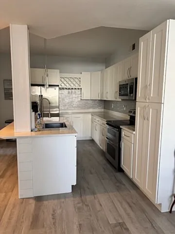 3 bed, 1411 sqft, $2,200 — Photo 4