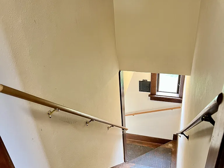 1112 N Beech St — Photo 27