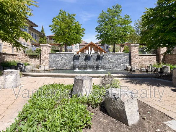 1089 Sunset Dr #417, Kelowna, BC V1Y 9Z3