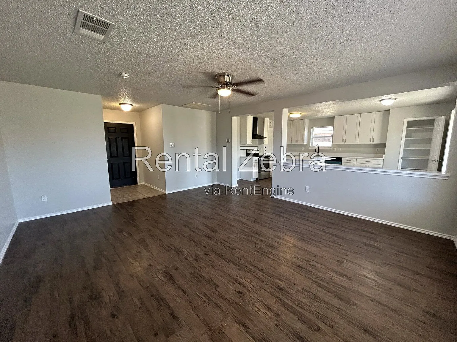 3 bed, 2.5 bath, 1799 sqft, $2,300 — Photo 4