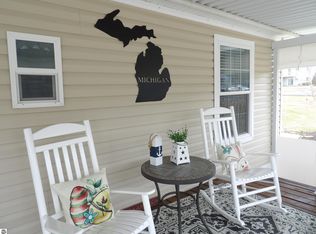 637 Partridge Dr, Cadillac, MI