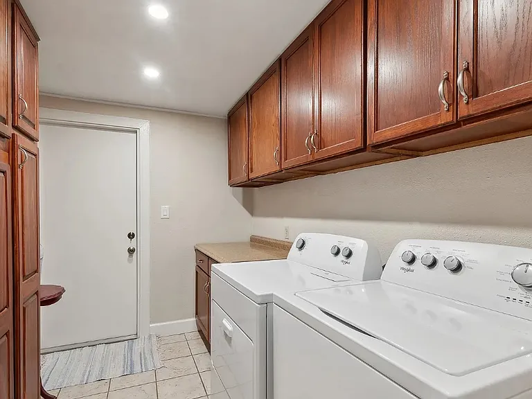 1001 S Oneida St #1B — Photo 6