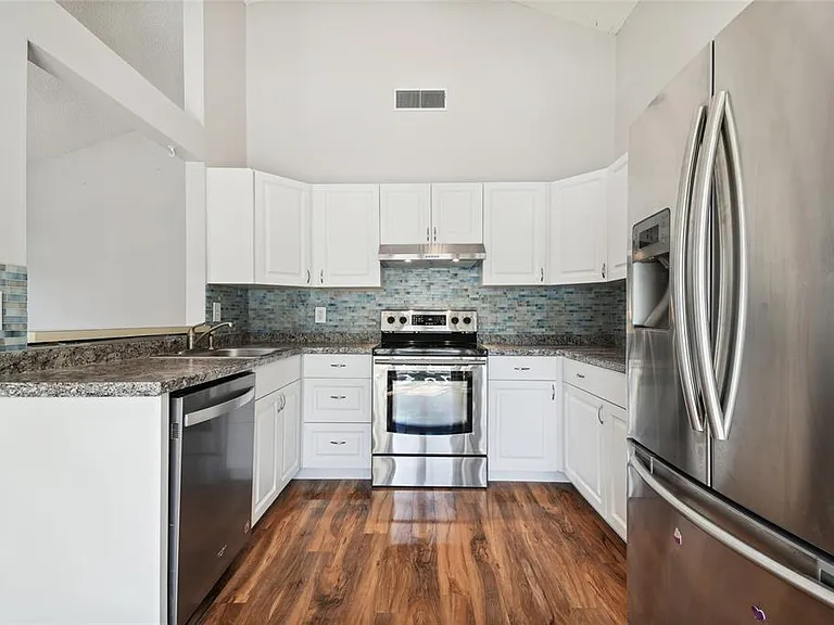 2803 Northcote Dr — Photo 6
