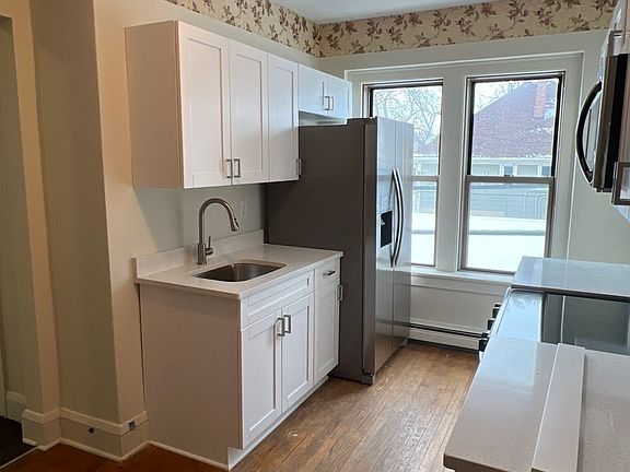 2nd image of 1709 Shields Ave #5