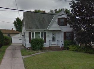 12618 McCracken Rd, Garfield Heights, OH 44125