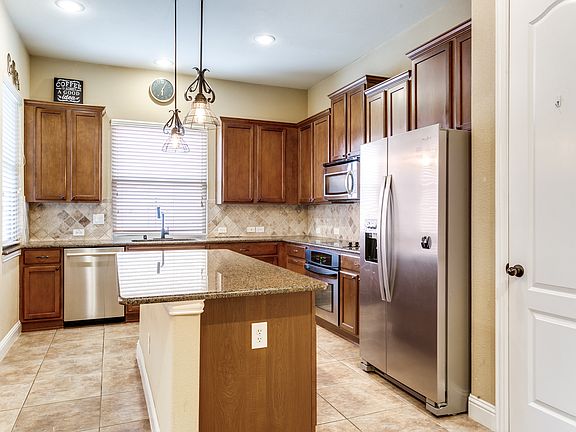4th image of 224 Wallington Way