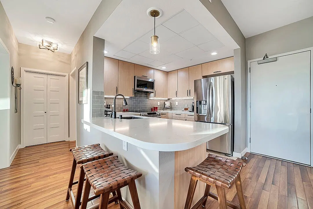 2 bed, 1275 sqft, $4,200 — Photo 4