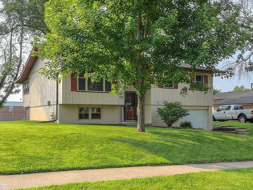 1st image of 205 Fairview Dr