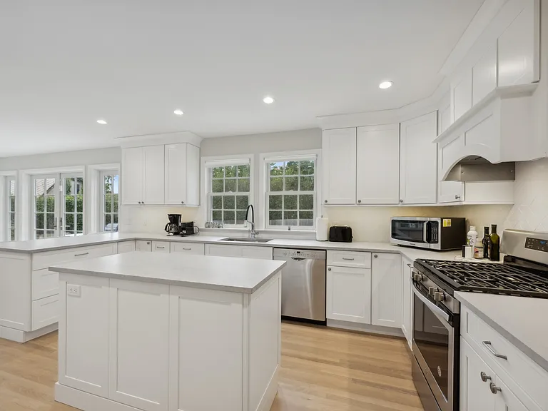 39 Linden Ln — Photo 10